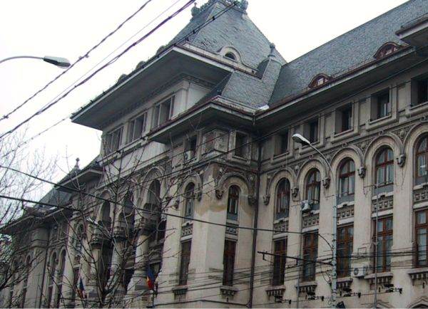 Primăria Capitalei caută talente literare în rândul pensionarilor